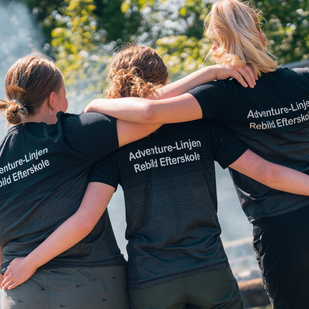 Tre elever på adventure-linjen