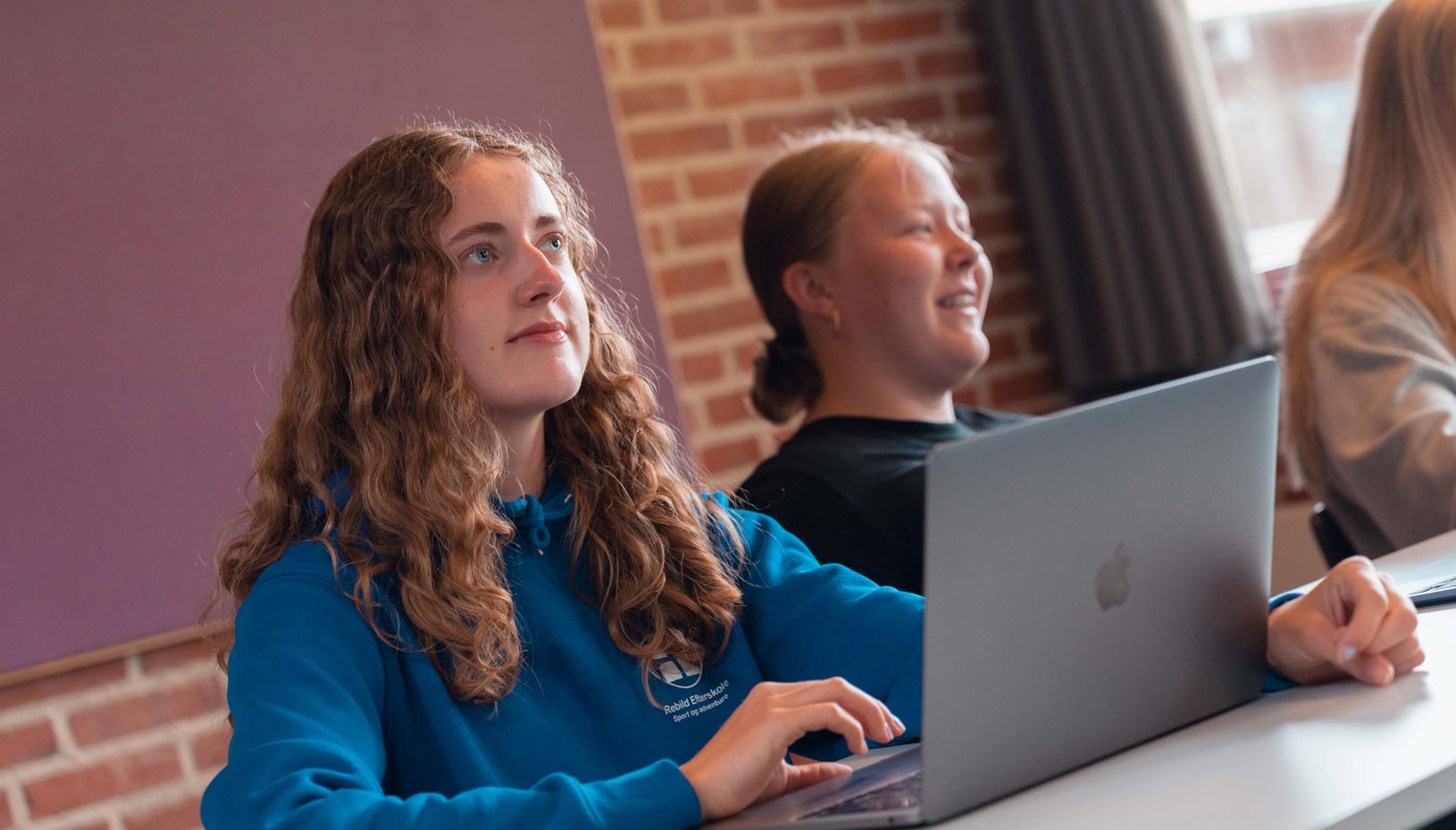Elev på sin computer